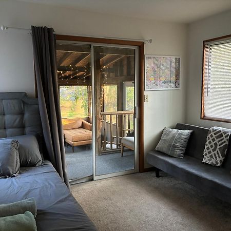 Ambiance - King Bed Cabin, Jetted-Tub & Fireplace Tobyhanna Экстерьер фото