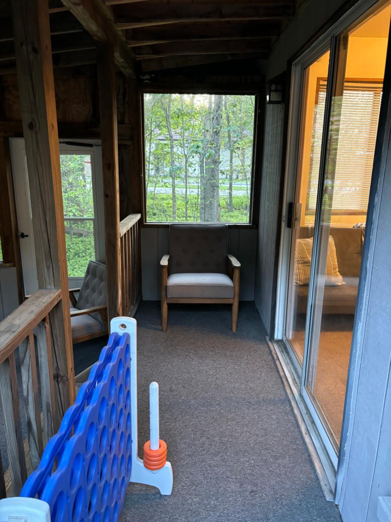 Ambiance - King Bed Cabin, Jetted-Tub & Fireplace Tobyhanna Экстерьер фото